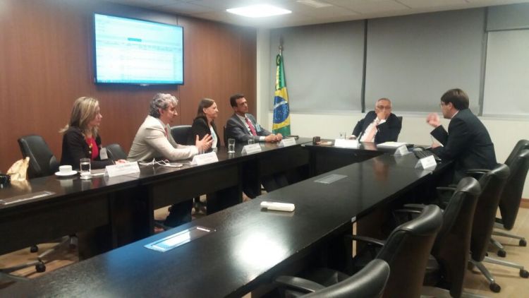 PREFEITO  JUSCELINO GARANTE RECURSOS PARA CONCLUSÃO DE CRECHES EM AÇAILÂNDIA   